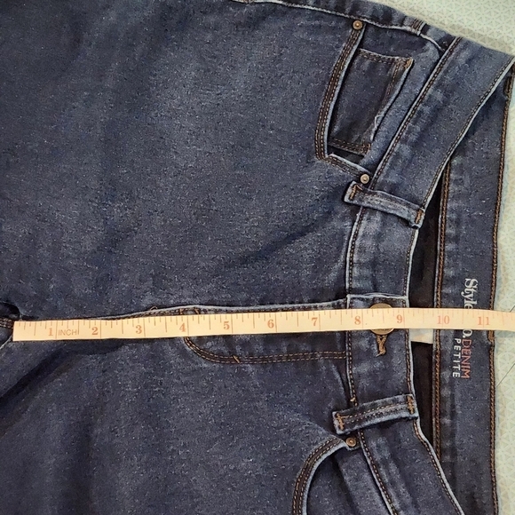 Southpole Junior Embroidered Low Rise Bootcut Medium Wash Denim Jeans Size 9 - Picture 4 of 9